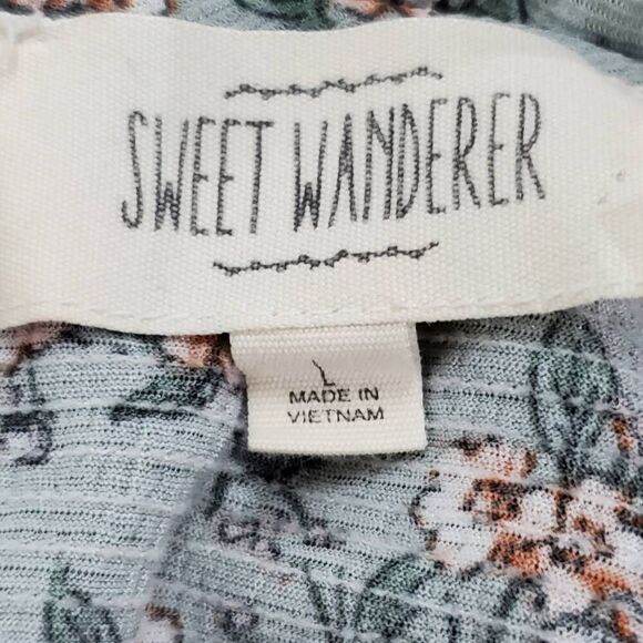 SWEET WANDERER LARGE Mint Green Floral Top - Picture 6 of 7